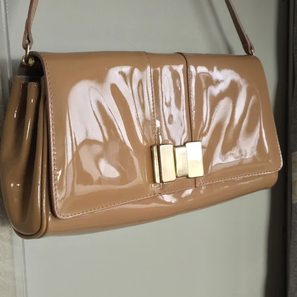 L.K. Bennett Elegant Nude Patent Leather Shoulder Bag - Picture 3 of 15
